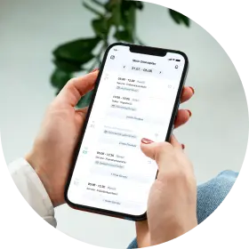 Smartphone mit der gastromatic Mitarbeiter-App